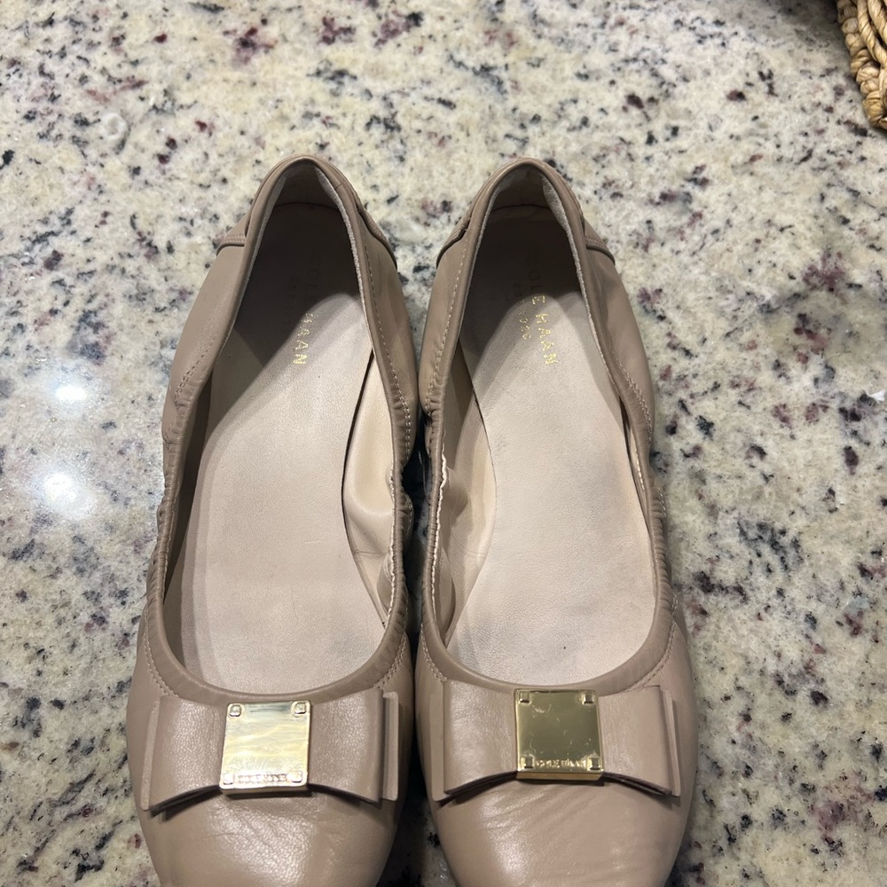 Cole Haan Beige Women's Flats size 8.5 leather